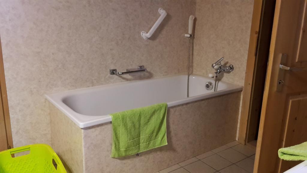 Alpensonne Apartment Reckingen Luaran gambar